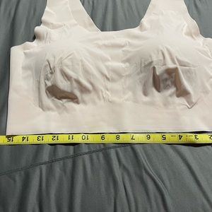 Bali bra with removable cups